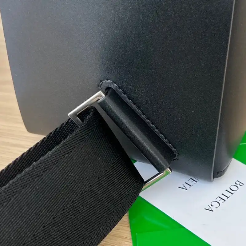 bo*te*ga Ve*ne*ta bag 2211sf0015