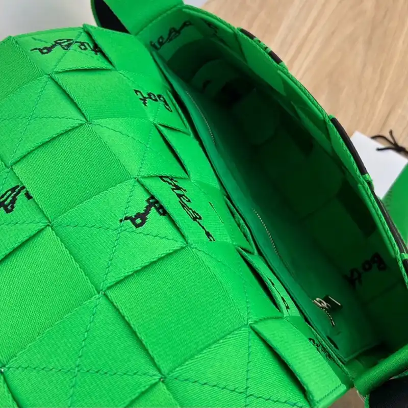 bo*te*ga Ve*ne*ta bag 2211sf0108