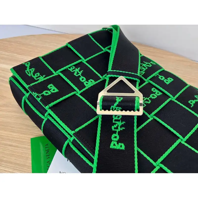 bo*te*ga Ve*ne*ta bag 2211sf0108