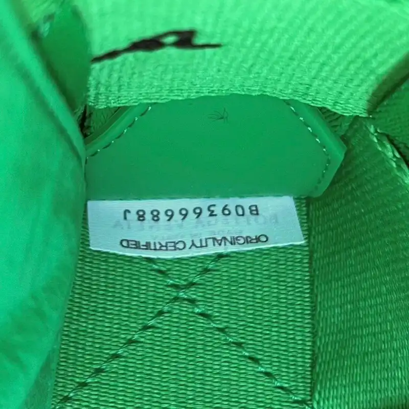 bo*te*ga Ve*ne*ta bag 2211sf0108