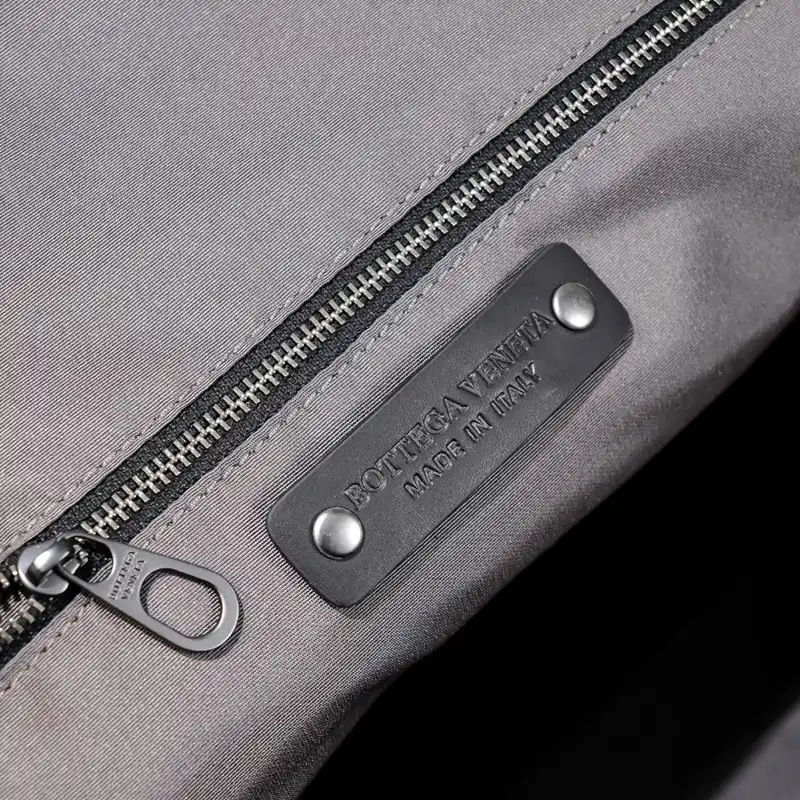 bo*te*ga Ve*ne*ta bag 2212yz0047