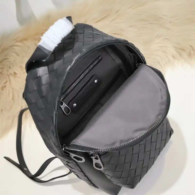 bo*te*ga Ve*ne*ta bag 2212yz0049