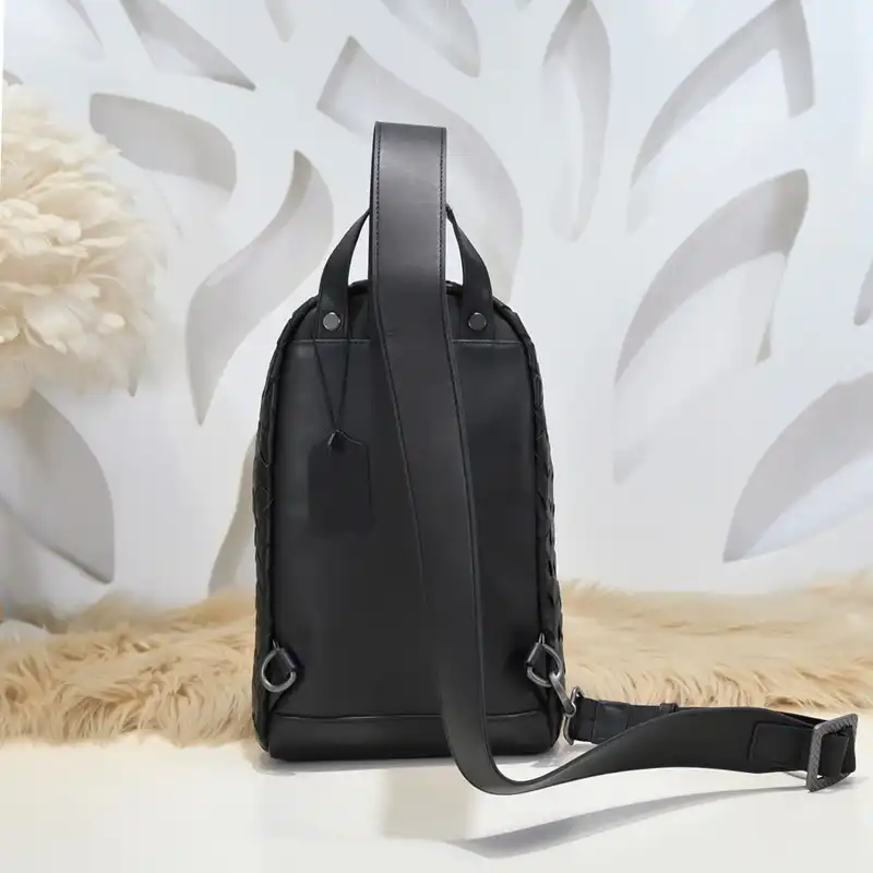 bo*te*ga Ve*ne*ta bag 2212yz0050