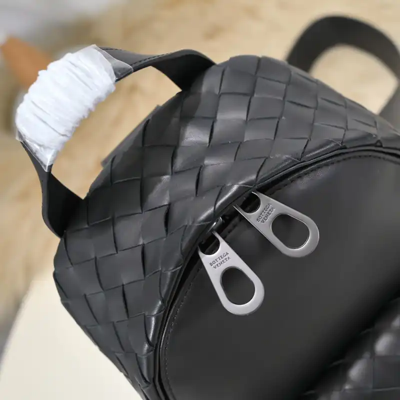 bo*te*ga Ve*ne*ta bag 2212yz0050