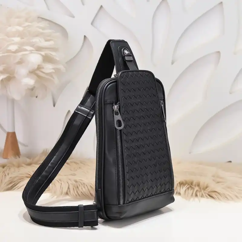 bo*te*ga Ve*ne*ta bag 2212yz0052