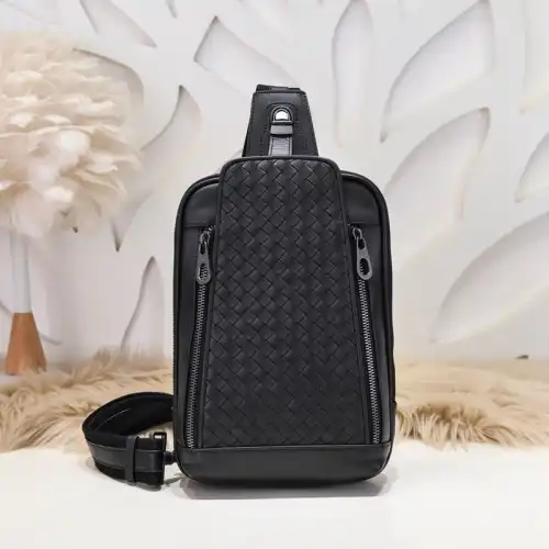 bo*te*ga Ve*ne*ta bag 2212yz0052