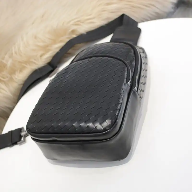 bo*te*ga Ve*ne*ta bag 2212yz0053