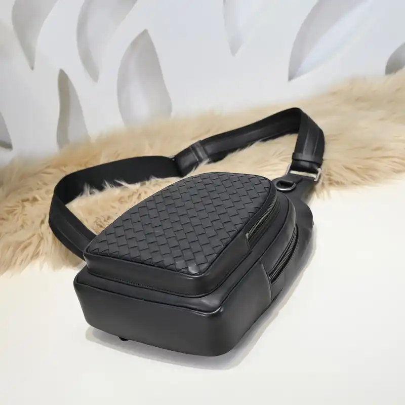 bo*te*ga Ve*ne*ta bag 2212yz0054