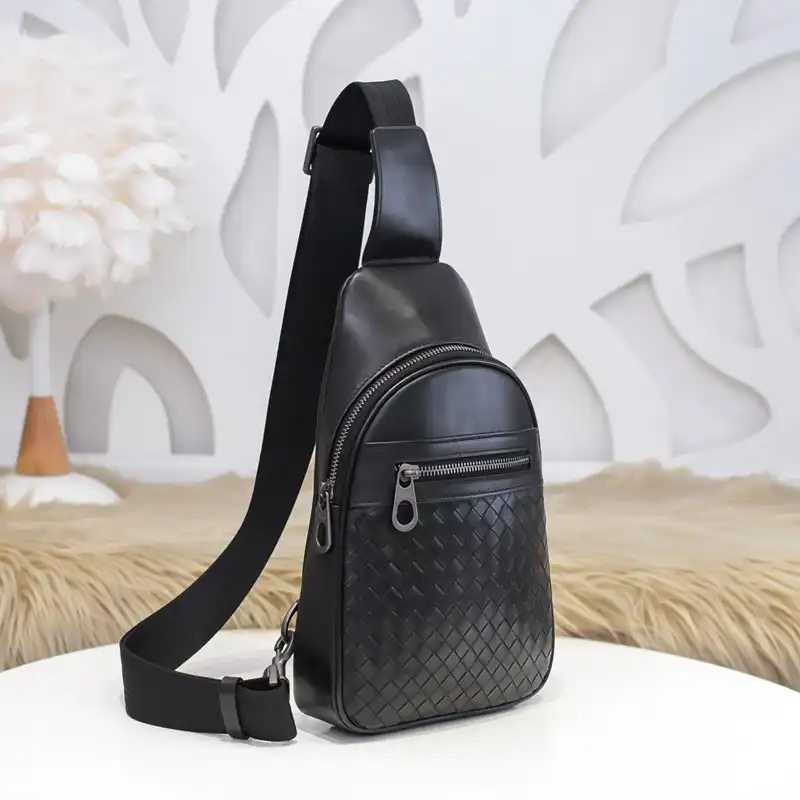 bo*te*ga Ve*ne*ta bag 2212yz0055