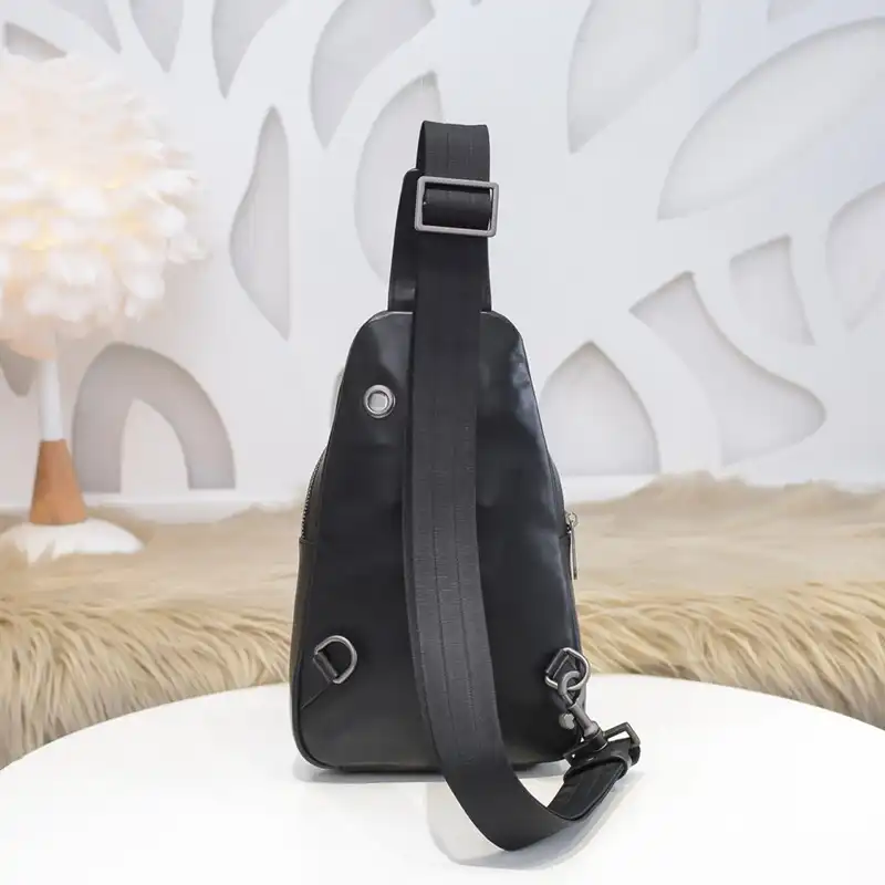 bo*te*ga Ve*ne*ta bag 2212yz0055