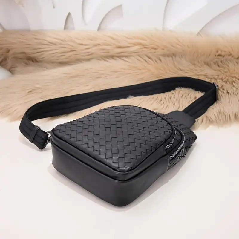 bo*te*ga Ve*ne*ta bag 2212yz0056