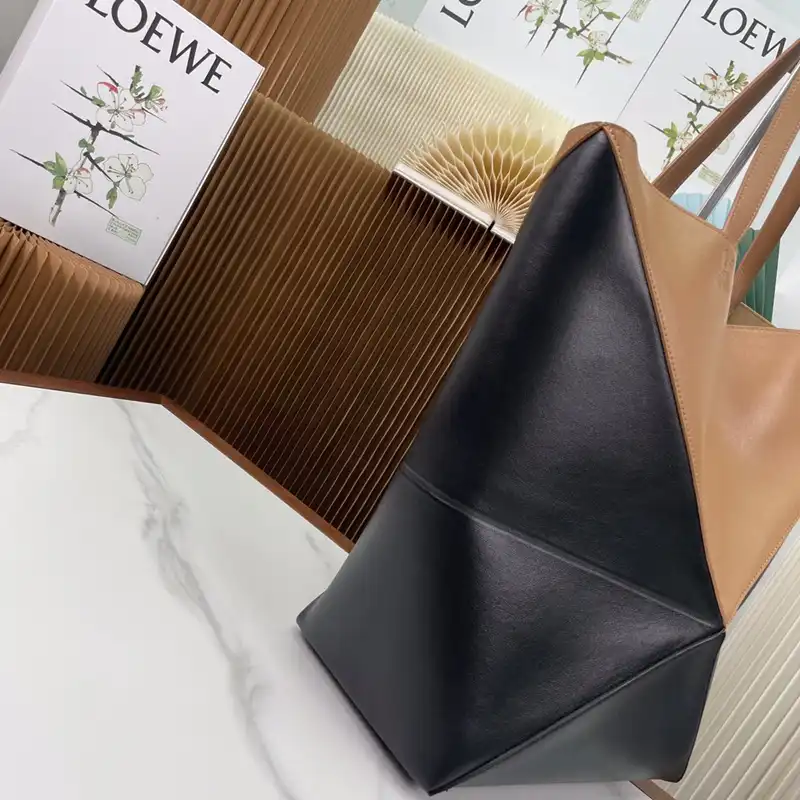 L0ew* bags 2312ya0016