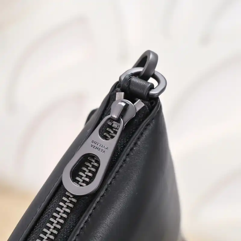 bo*te*ga Ve*ne*ta bags 2401ya0013