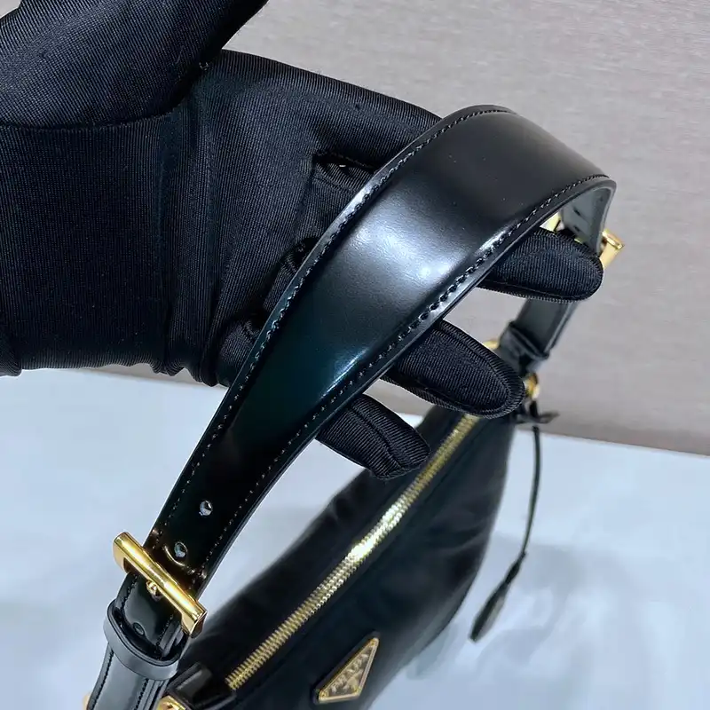 Pra*a bags 2401ya0135