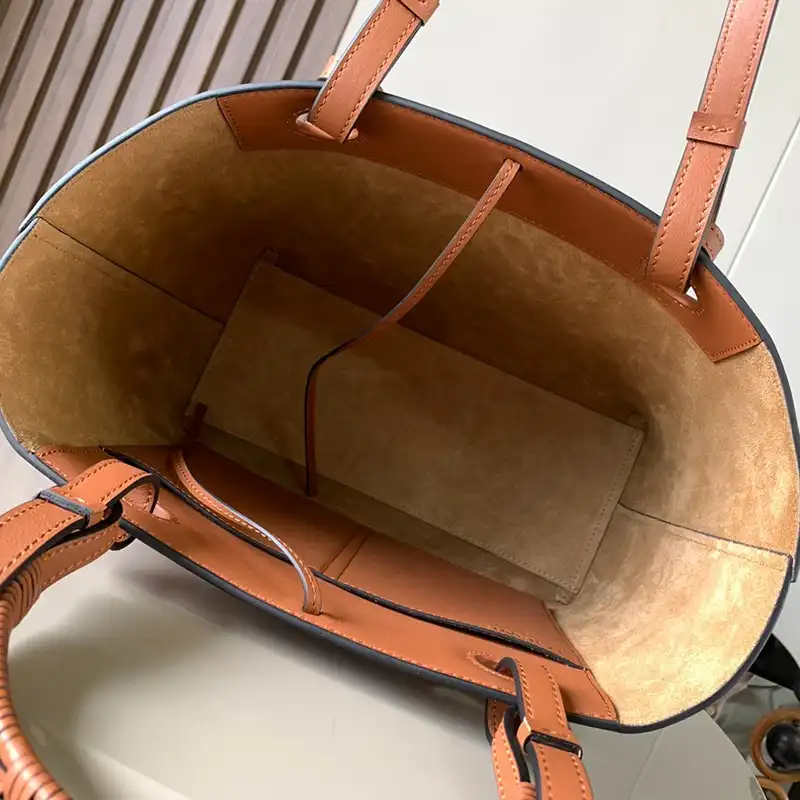 L0ew* bags 2401ya0161