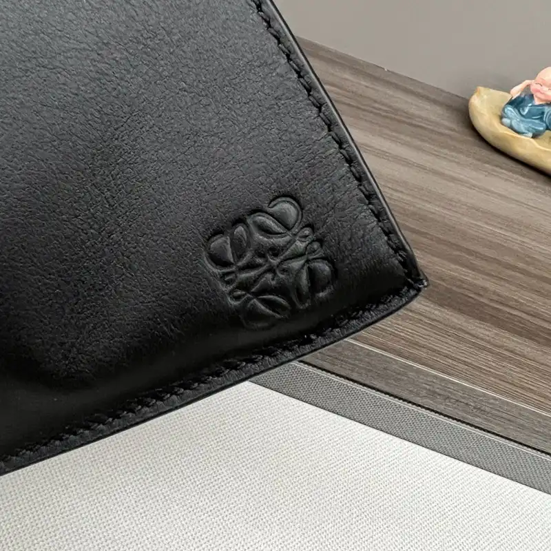 L0ew* bags 2404ya0082