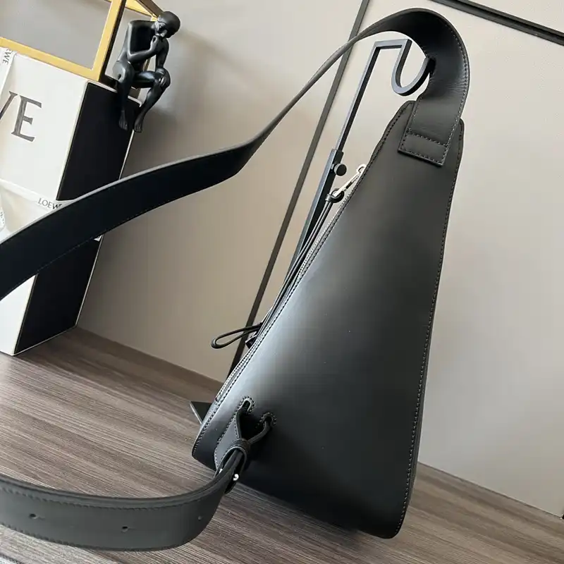 L0ew* bags 2404ya0092