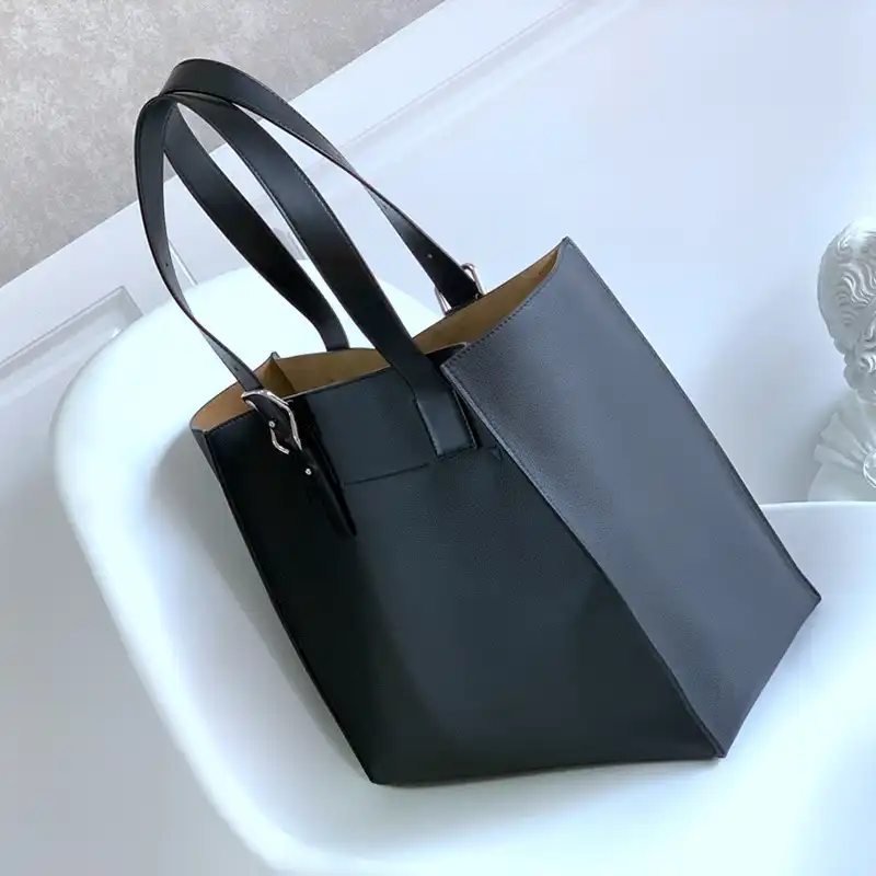 L0ew* bags 2404ya0116