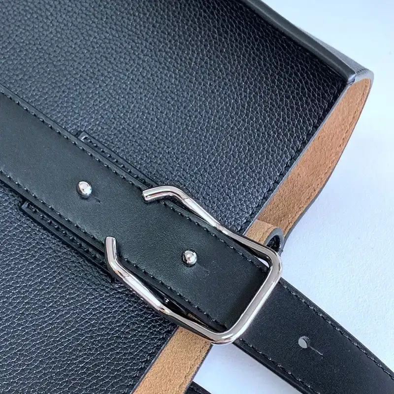 L0ew* bags 2404ya0116