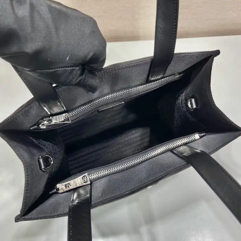 Pra*a bags 2404ya0121