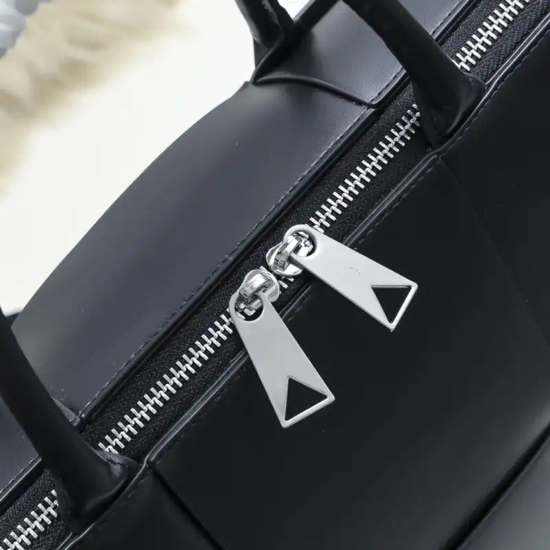 bo*te*ga Ve*ne*ta bags 2406ya0001