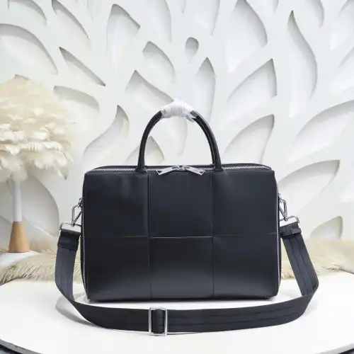 bo*te*ga Ve*ne*ta bags 2406ya0001