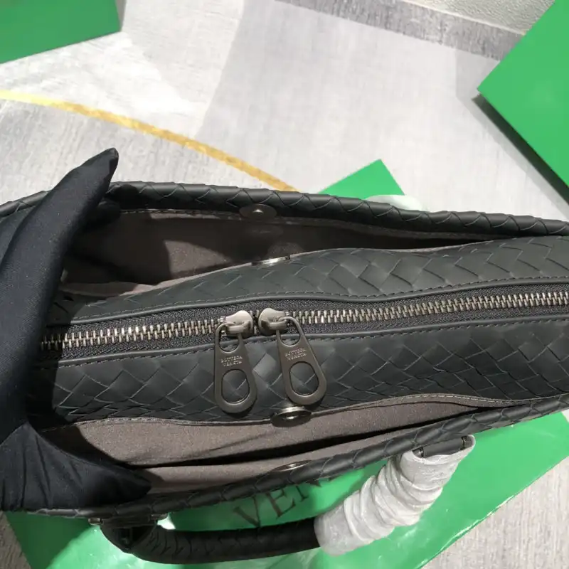 bo*te*ga Ve*ne*ta bags 2406ya0019