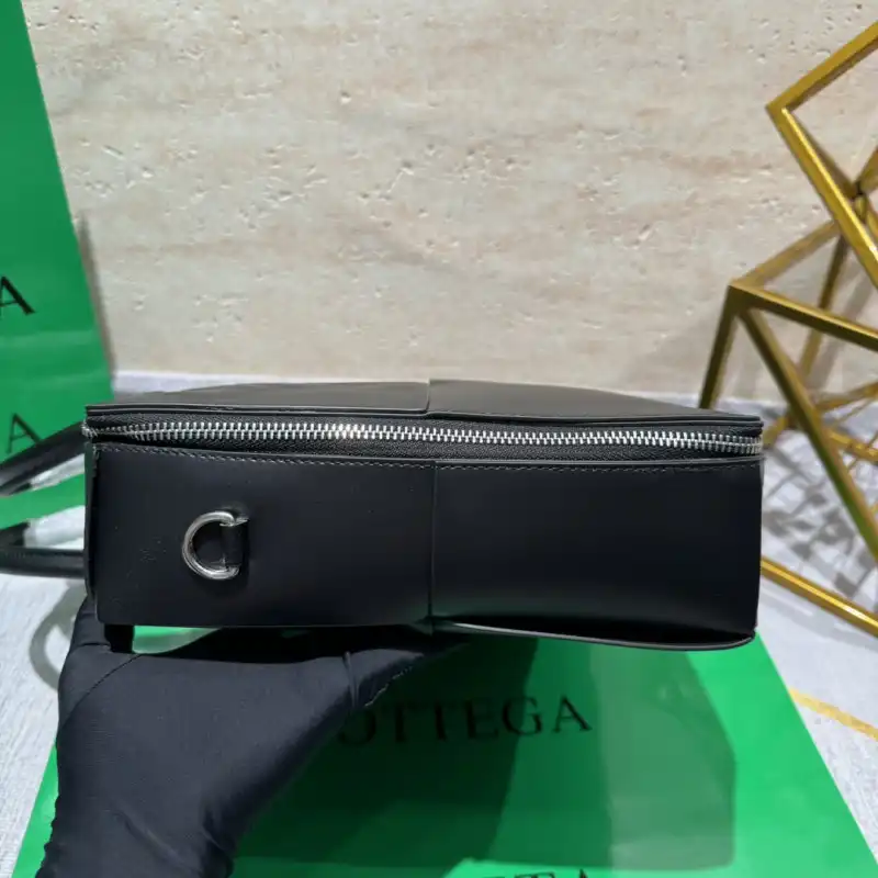 bo*te*ga Ve*ne*ta bags 2406ya0020