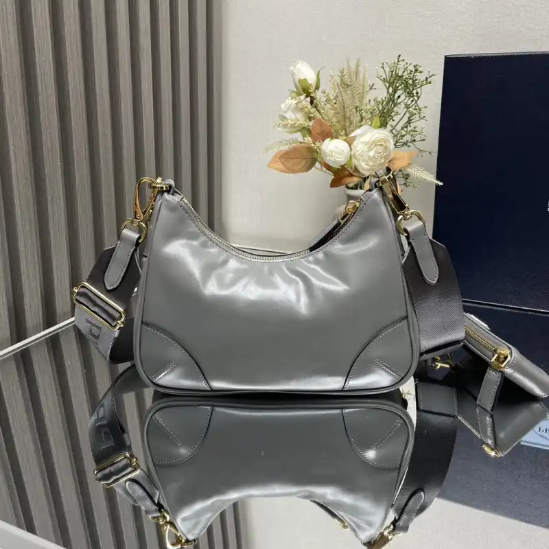 Pra*a bags 2406ya0107