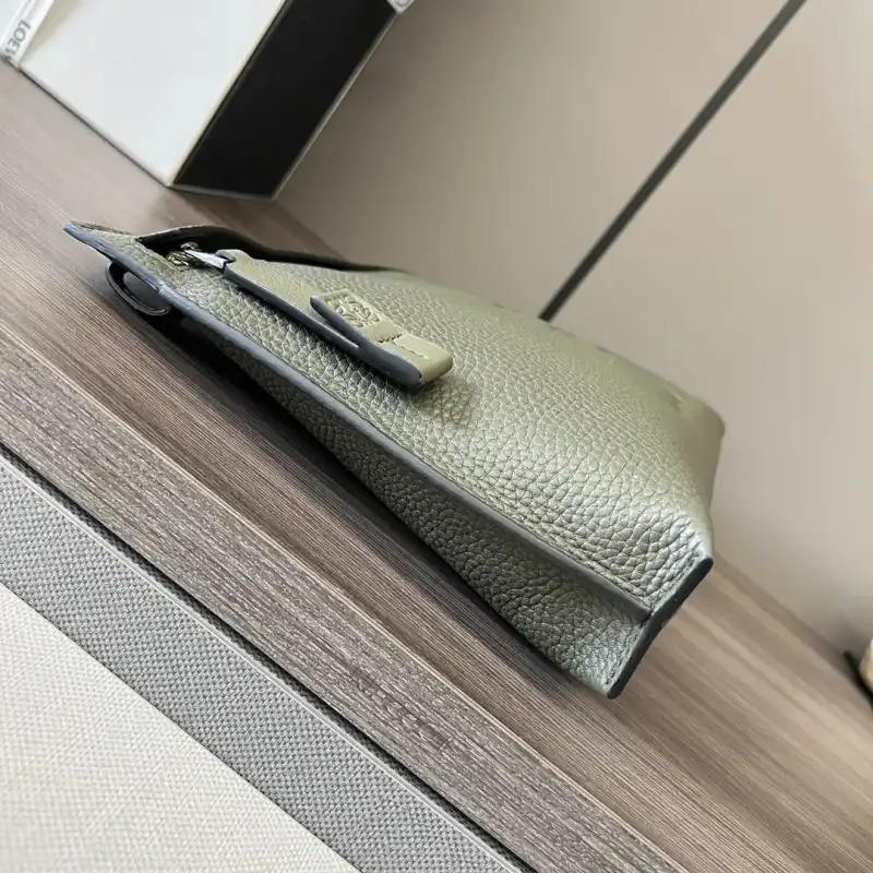 L0ew* bags 2406ya0160