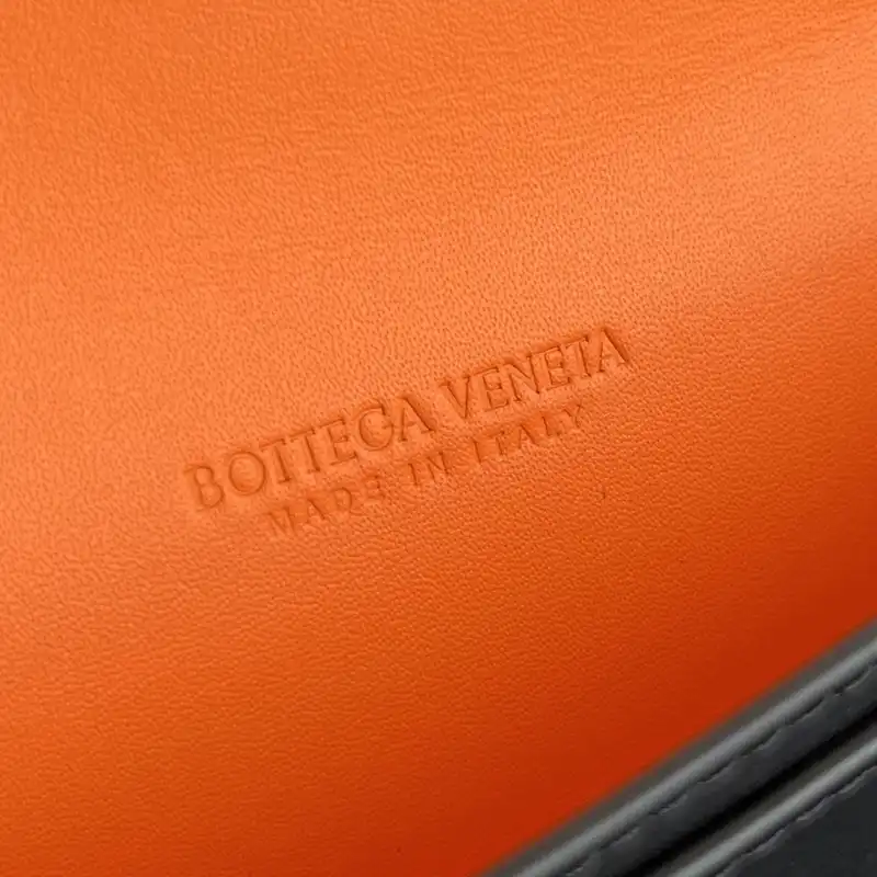 bo*te*ga Ve*ne*ta bags 2409sf0006