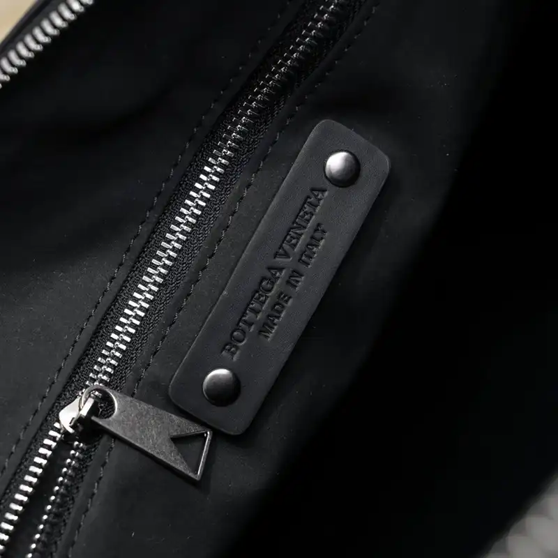 bo*te*ga Ve*ne*ta bags 2410ya0035