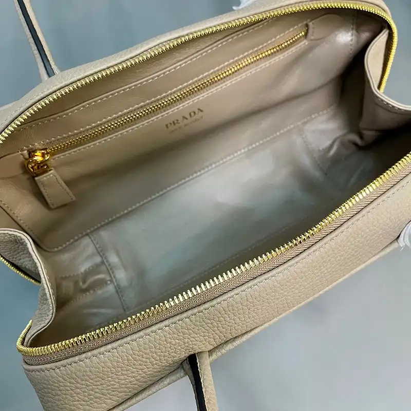 Pra*a bags 2411ya0023