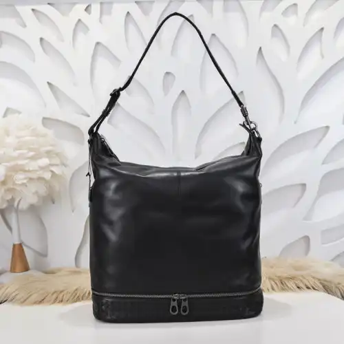 bo*te*ga Ve*ne*ta bags 2411ya0051