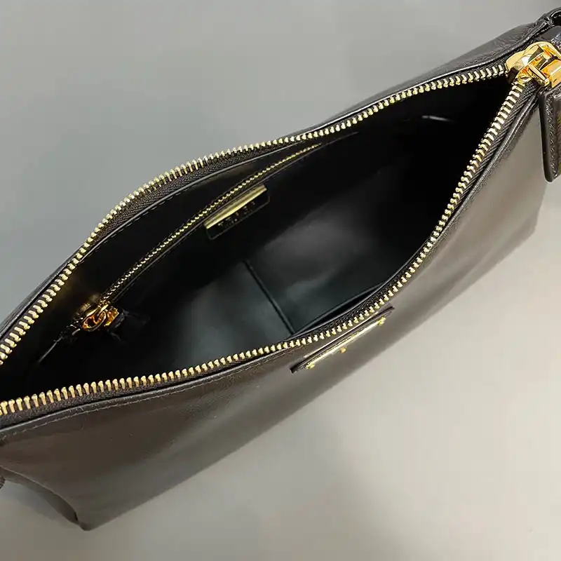 Pra*a bags 2411ya0066