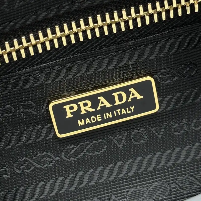 Pra*a bags 2411ya0107