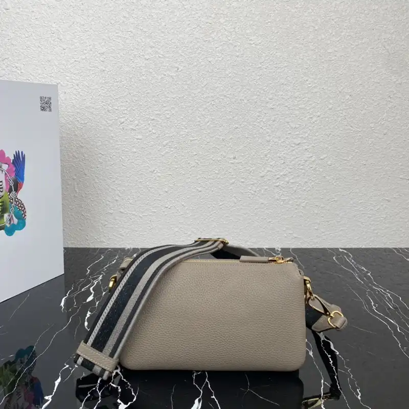 Pra*a bags 2411ya0111