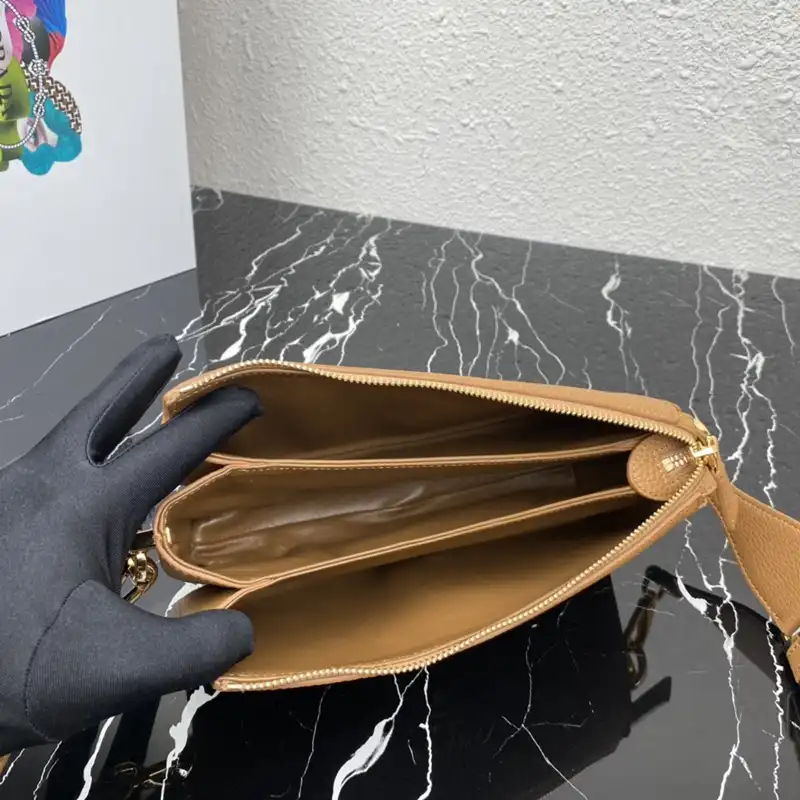 Pra*a bags 2411ya0112