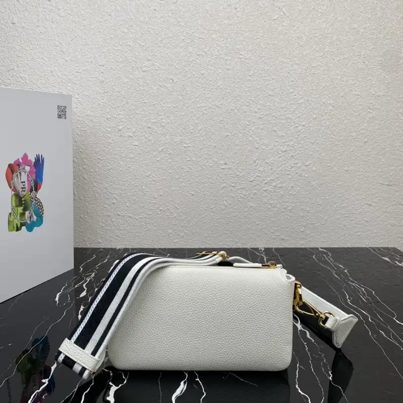 Pra*a bags 2411ya0115