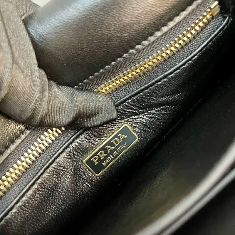 Pra*a bags 2411ya0121