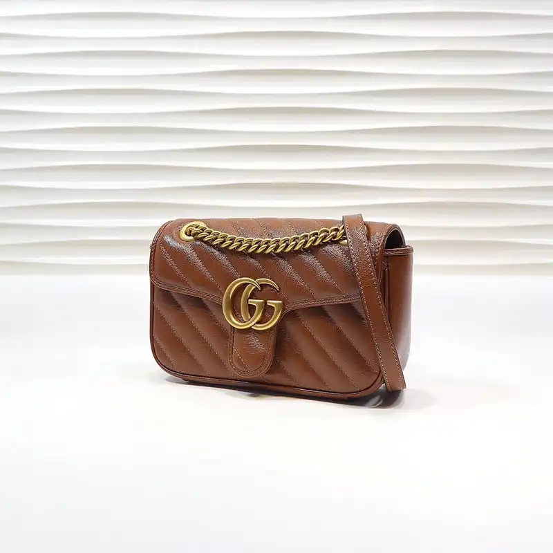 G*u*i bags 2012sh0005