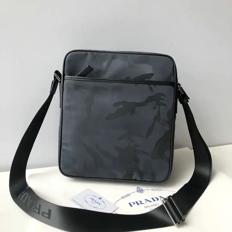 Pra*a bags 2012sh0083