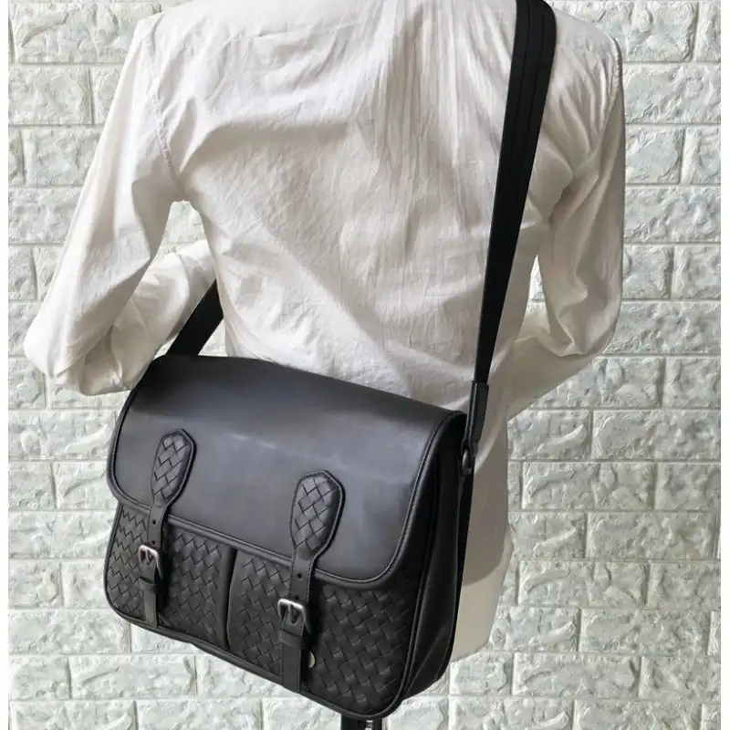 bo*te*ga Ve*ne*ta bag 20ya11037