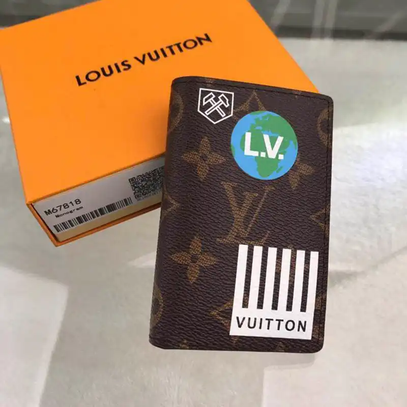 LV Bags 19T1L0665