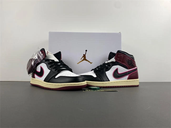 RelaxedFit AIR JORDAN 1 MID  FQ7818- 3653