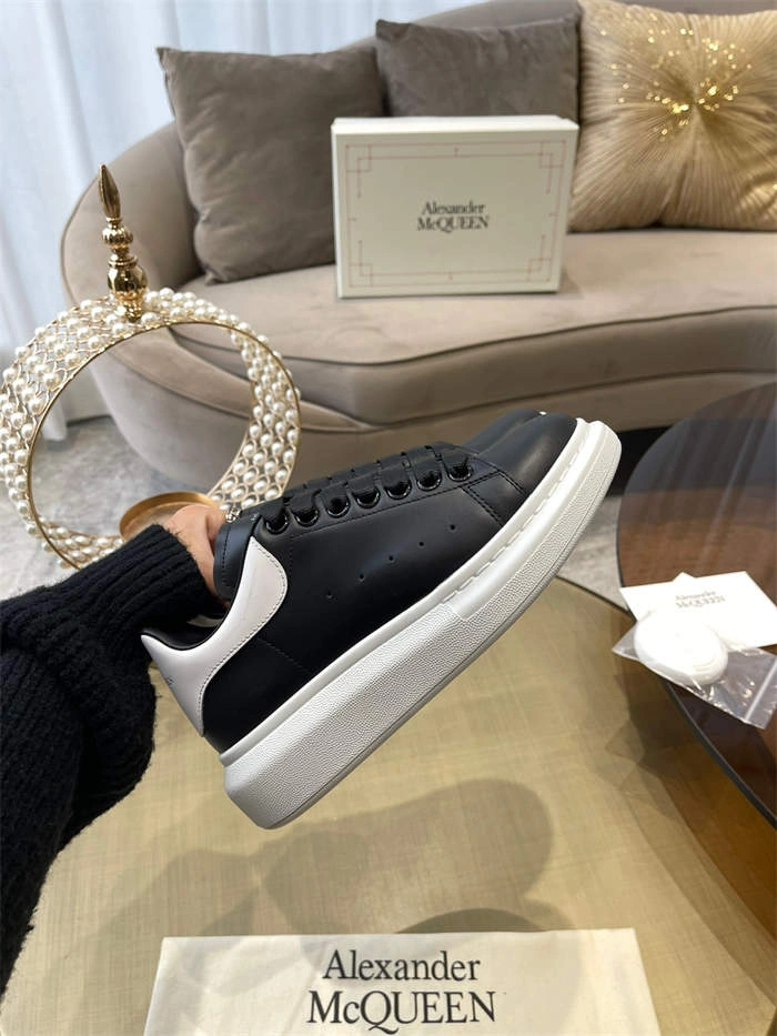 ale*d*r M*Q*en oversized modern 2570