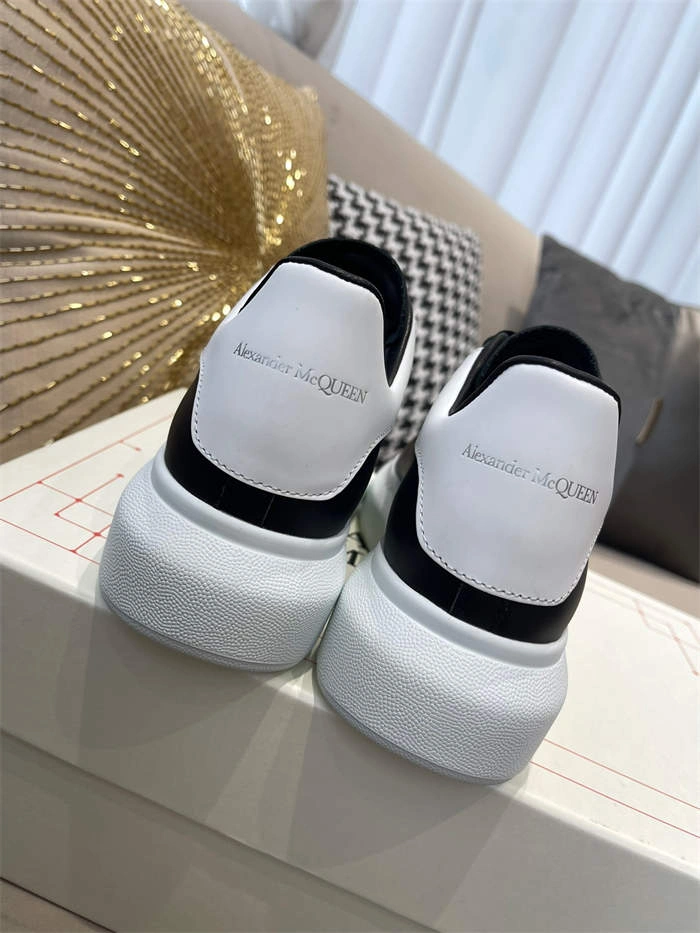 ale*d*r M*Q*en oversized modern 2570