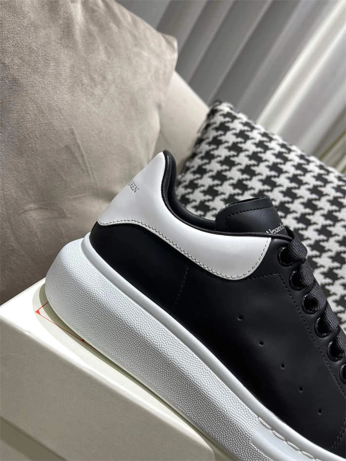 ale*d*r M*Q*en oversized modern 2570