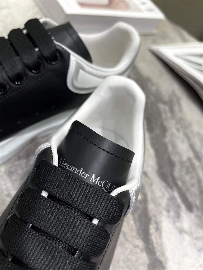 ale*d*r M*Q*en oversized sleek 2586