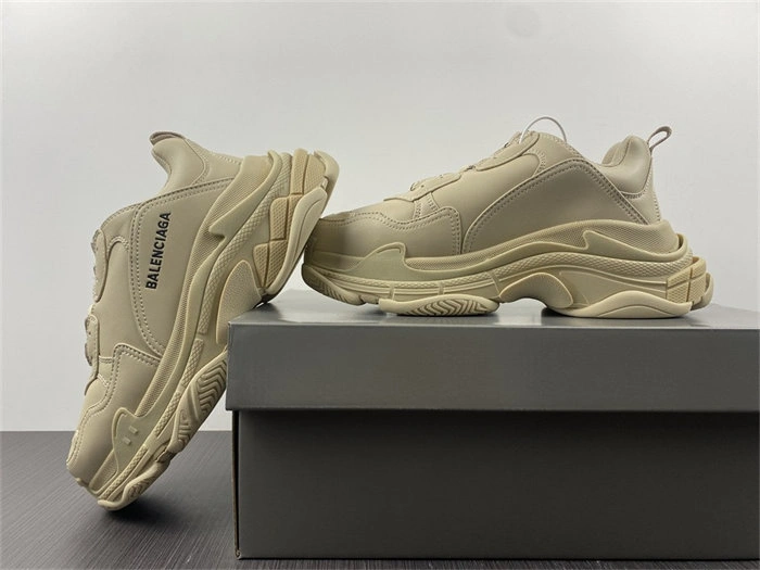 Snug BLCG Triple S Beige 524039 W2FW1 4464